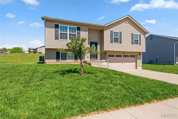 $1,985 | 305 Shadow Trace Drive, Wentzville, MO 63385