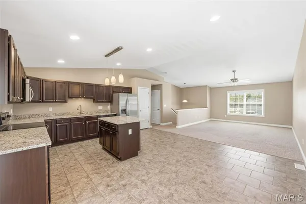 $1,985 | 305 Shadow Trace Drive, Wentzville, MO 63385