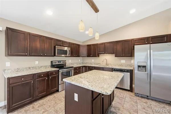 $1,985 | 305 Shadow Trace Drive, Wentzville, MO 63385