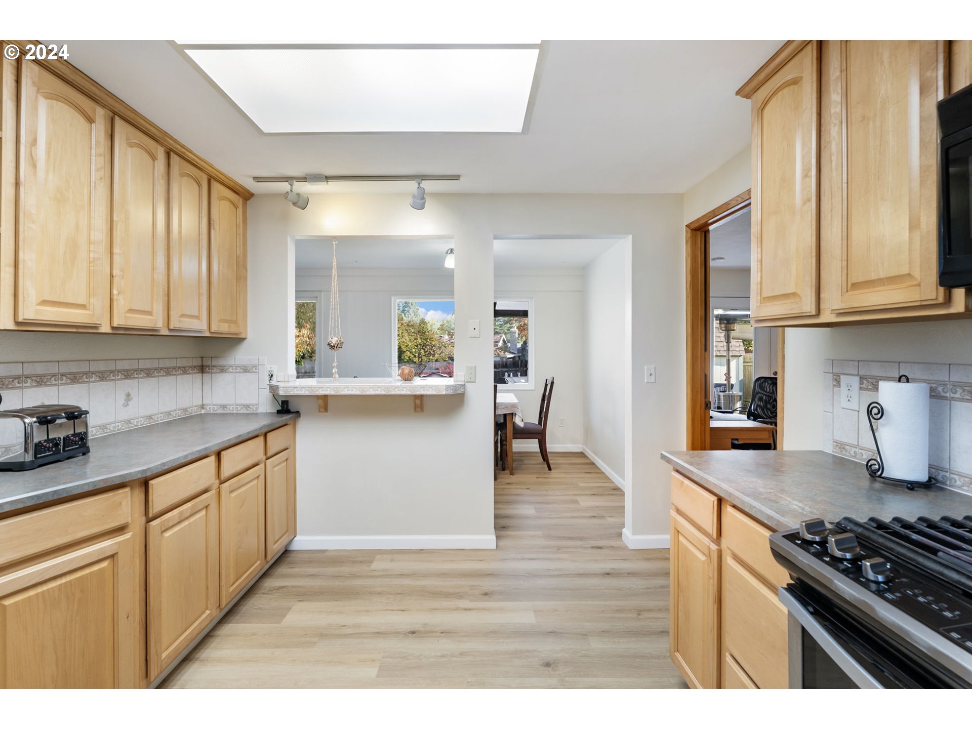 20858 Southwest Rosa Drive Beaverton, OR 97078 - Photo 13 of 35 Gallery Image 13