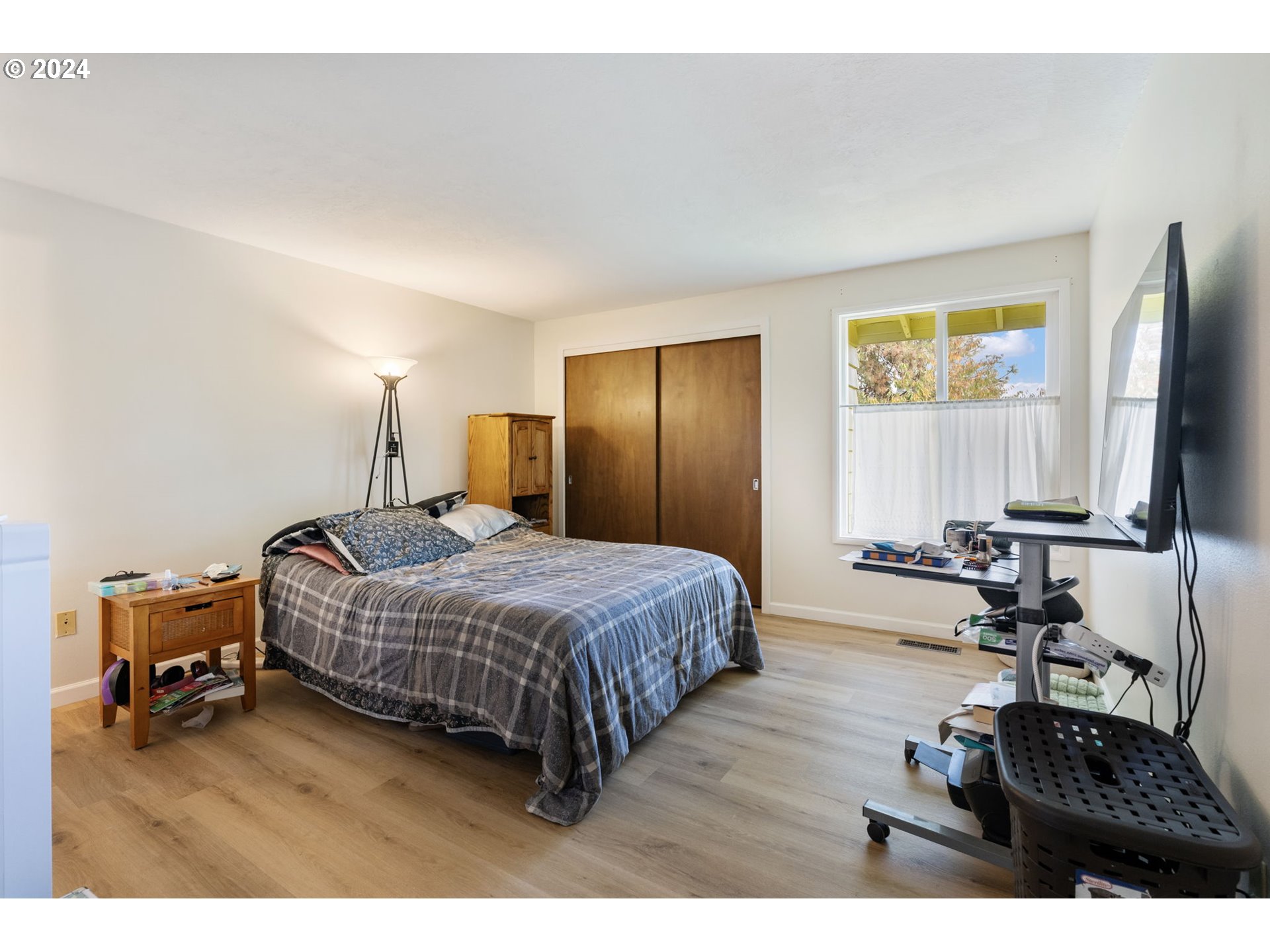 20858 Southwest Rosa Drive Beaverton, OR 97078 - Photo 18 of 35 Primary Bedroom