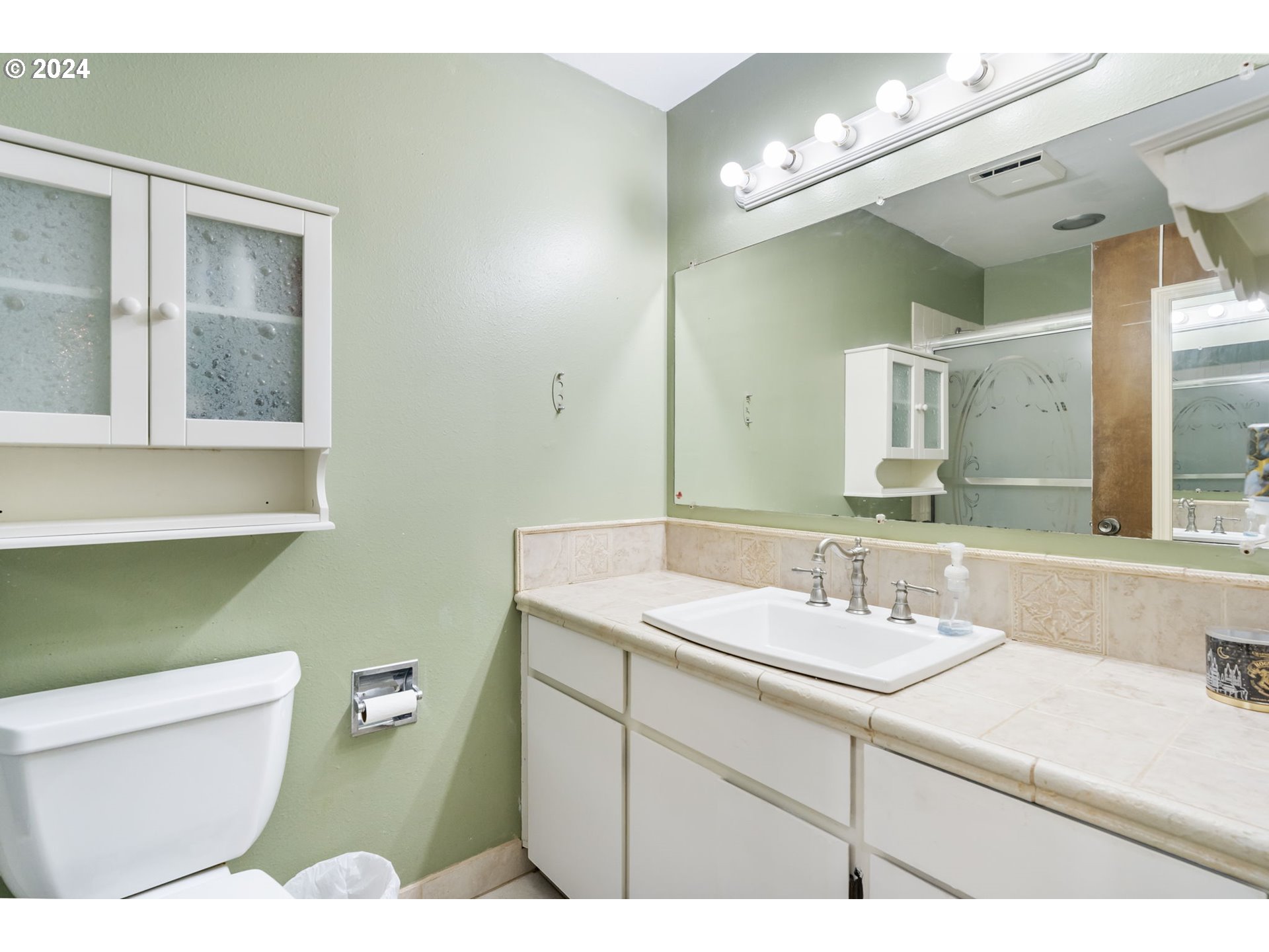 20858 Southwest Rosa Drive Beaverton, OR 97078 - Photo 20 of 35 Bathroom