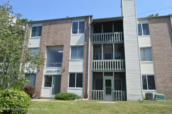 $1,100 | 1704 Summit Pointe, Scranton, PA 18508
