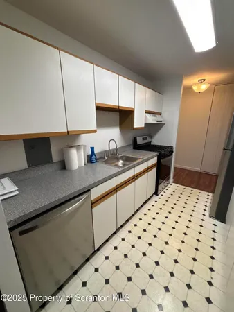 $1,100 | 1704 Summit Pointe, Scranton, PA 18508