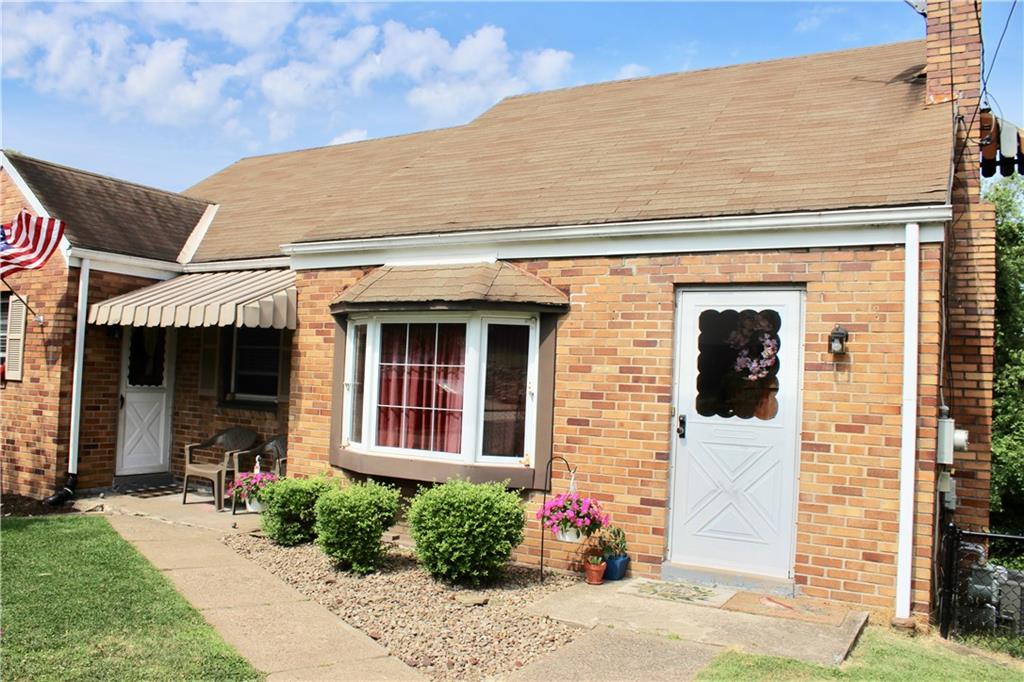 223 Hester Avenue McKees Rocks, PA 15136 - Photo 3 of 24