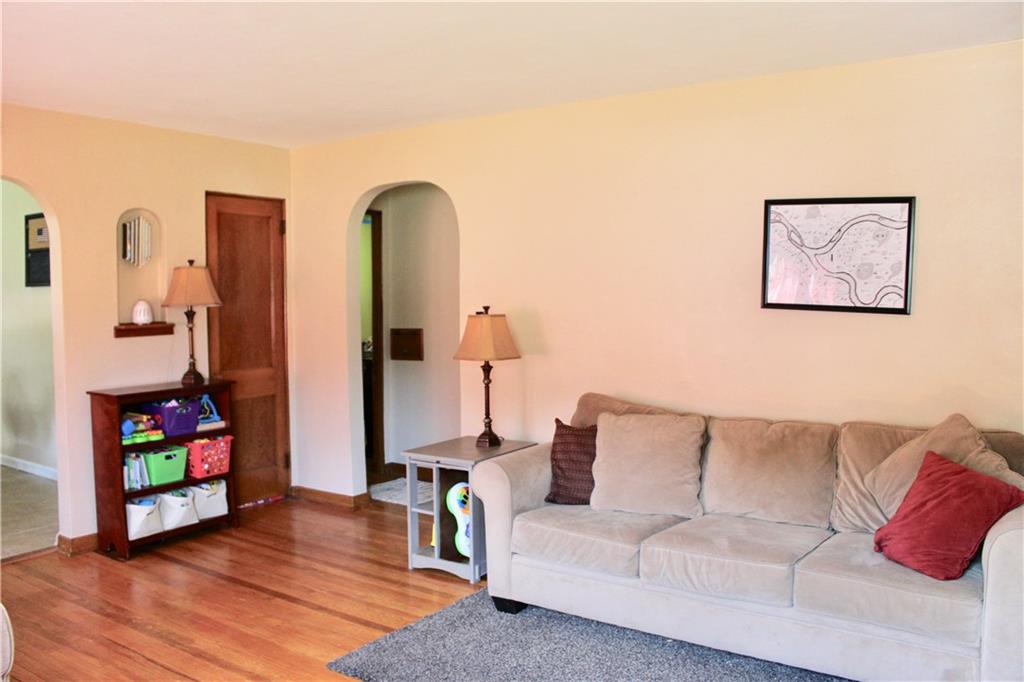 223 Hester Avenue McKees Rocks, PA 15136 - Photo 4 of 24