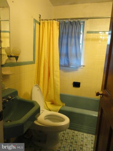 2508 Hughes Road Adelphi, MD 20783 - Photo 2 of 5 Bath