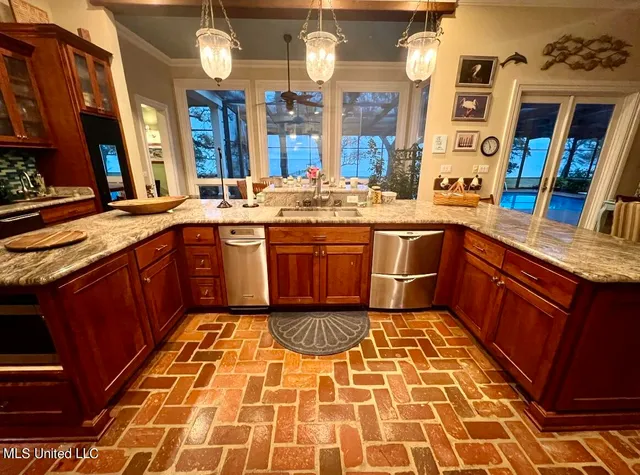 $2,400,000 | 12001 Pointe Aux Chenes Road, Ocean Springs, MS 39564