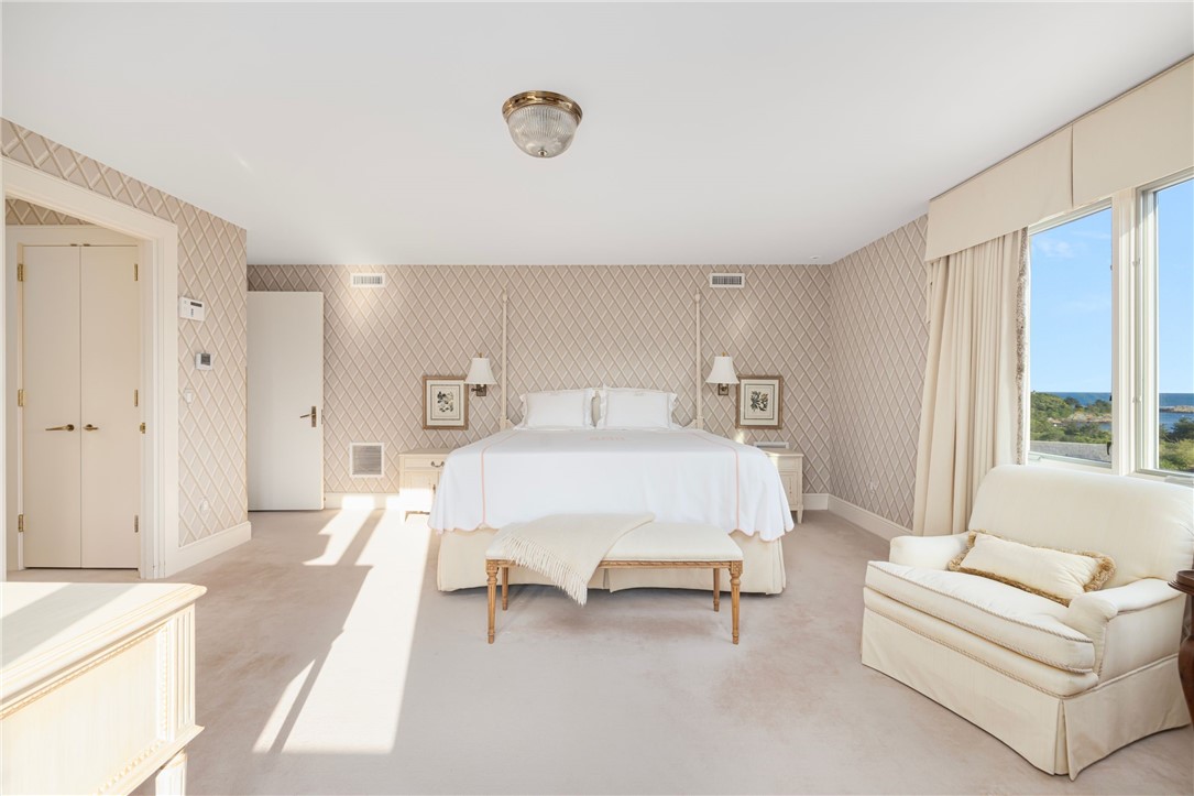 283 Ocean Avenue Newport, RI 02840 - Photo 16 of 25