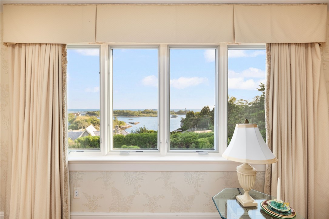 283 Ocean Avenue Newport, RI 02840 - Photo 18 of 25