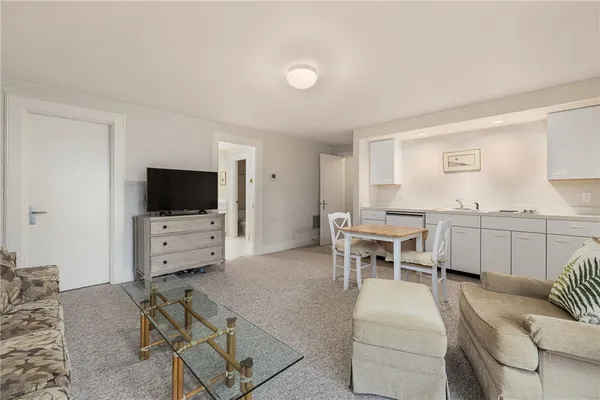 $9,500 | 283 Ocean Avenue, Newport, RI 02840