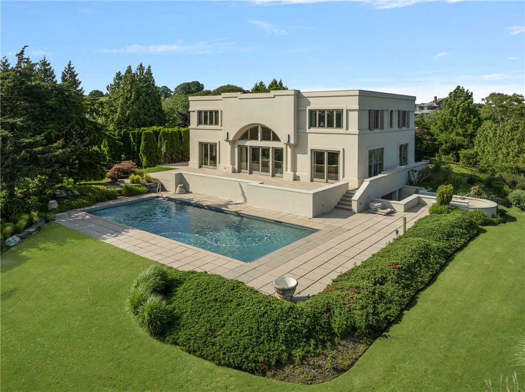 283 Ocean Avenue Newport, RI 02840 - Photo 6 of 25