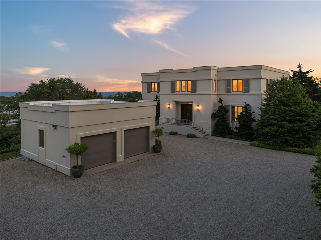 283 Ocean Avenue Newport, RI 02840 - Photo 8 of 25