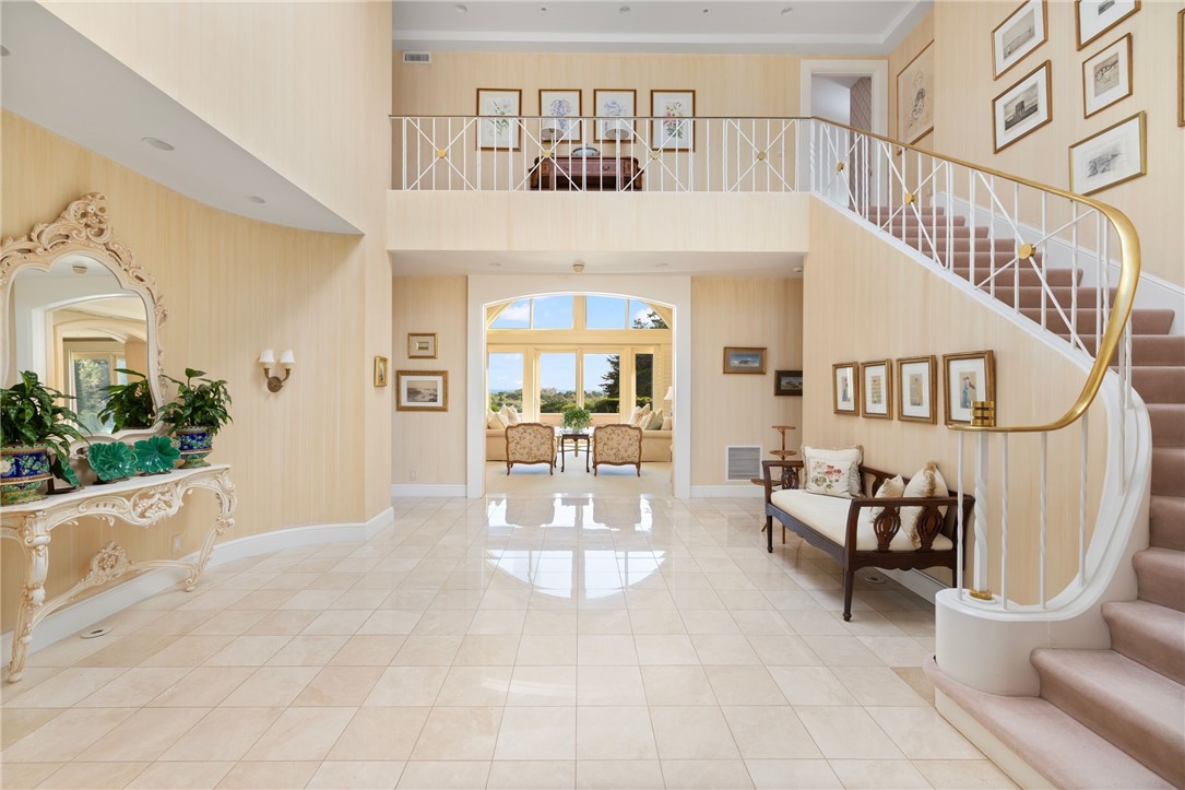 283 Ocean Avenue Newport, RI 02840 - Photo 10 of 25