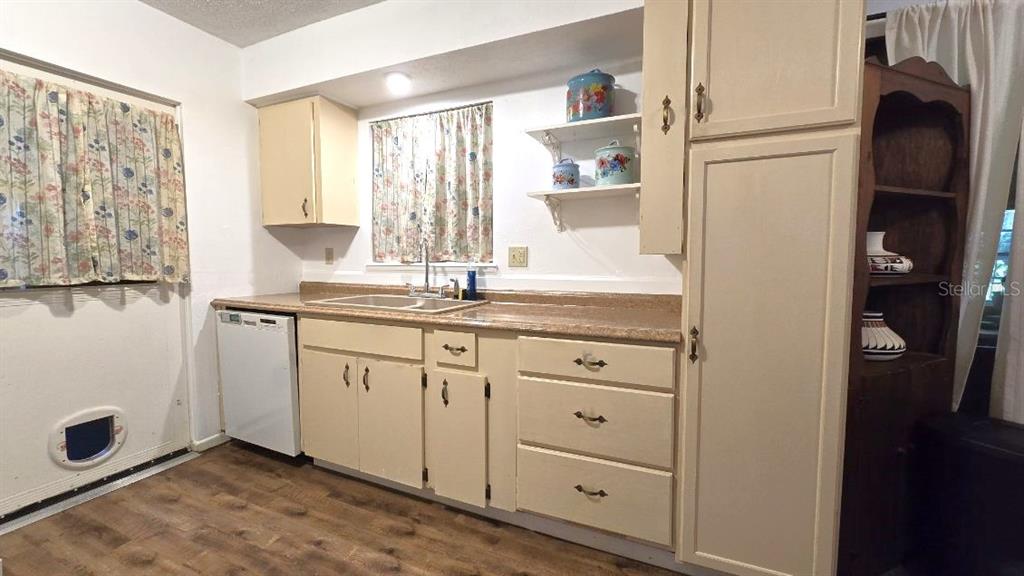 9430 Southwest 102nd Place Ocala, FL 34481 - Photo 14 of 51 a bathroom with a granite countertop sink and a mirror
