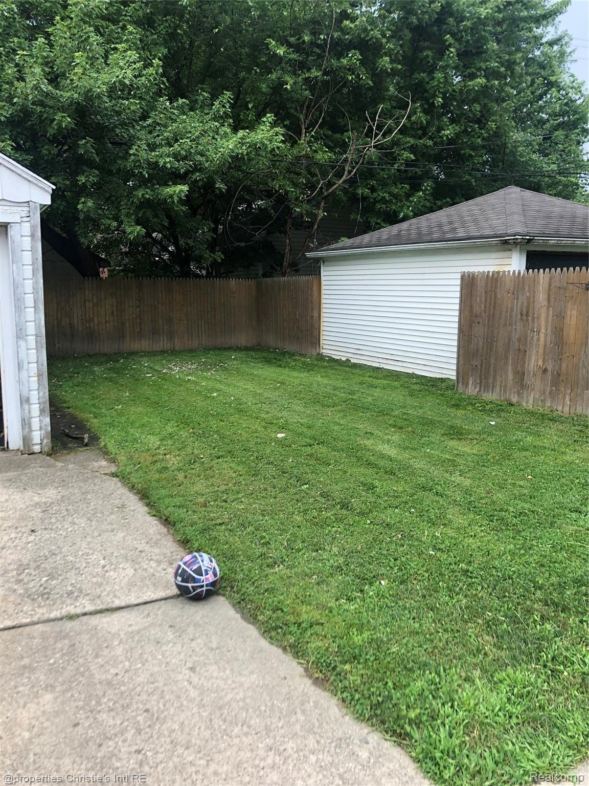 3949 Harvard Road Detroit, MI 48224 - Photo 17 of 21 5E65BB96-4B46-414E-8B3D-24B3283084EC.jpeg
