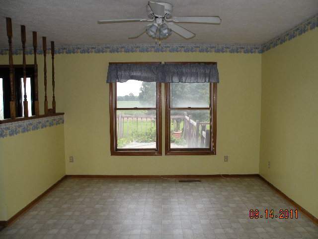 7227 Parks Road Ovid, MI 48866 - Photo 5 of 8 31077330-4.JPG