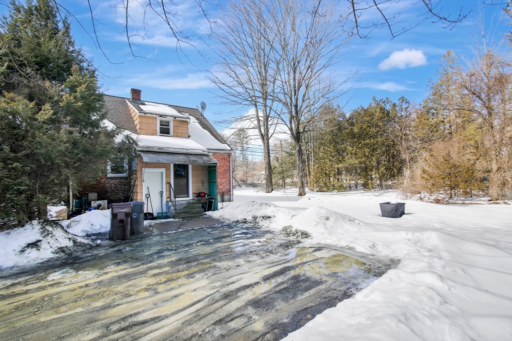 267 Lockhouse Road Westfield, MA 01085 - Photo 14 of 26 Gallery Image 14