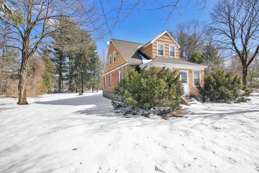 267 Lockhouse Road Westfield, MA 01085 - Photo 10 of 26 Gallery Image 10