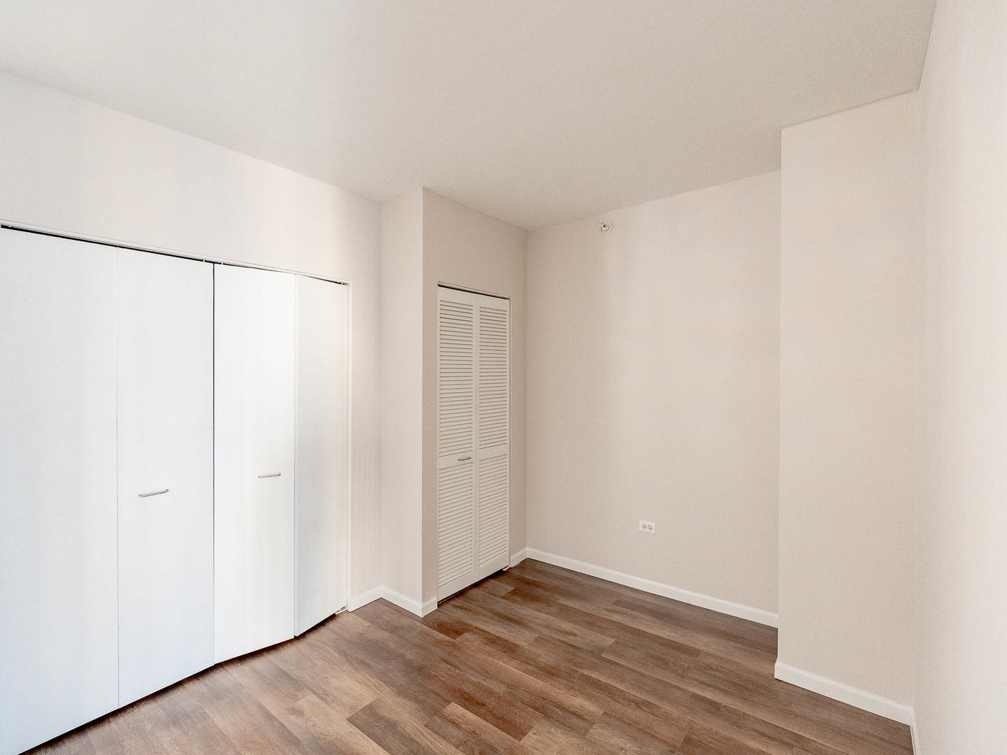 630 North State Street, Unit 2204 Chicago, IL 60654 - Photo 9 of 13 a view of an empty room