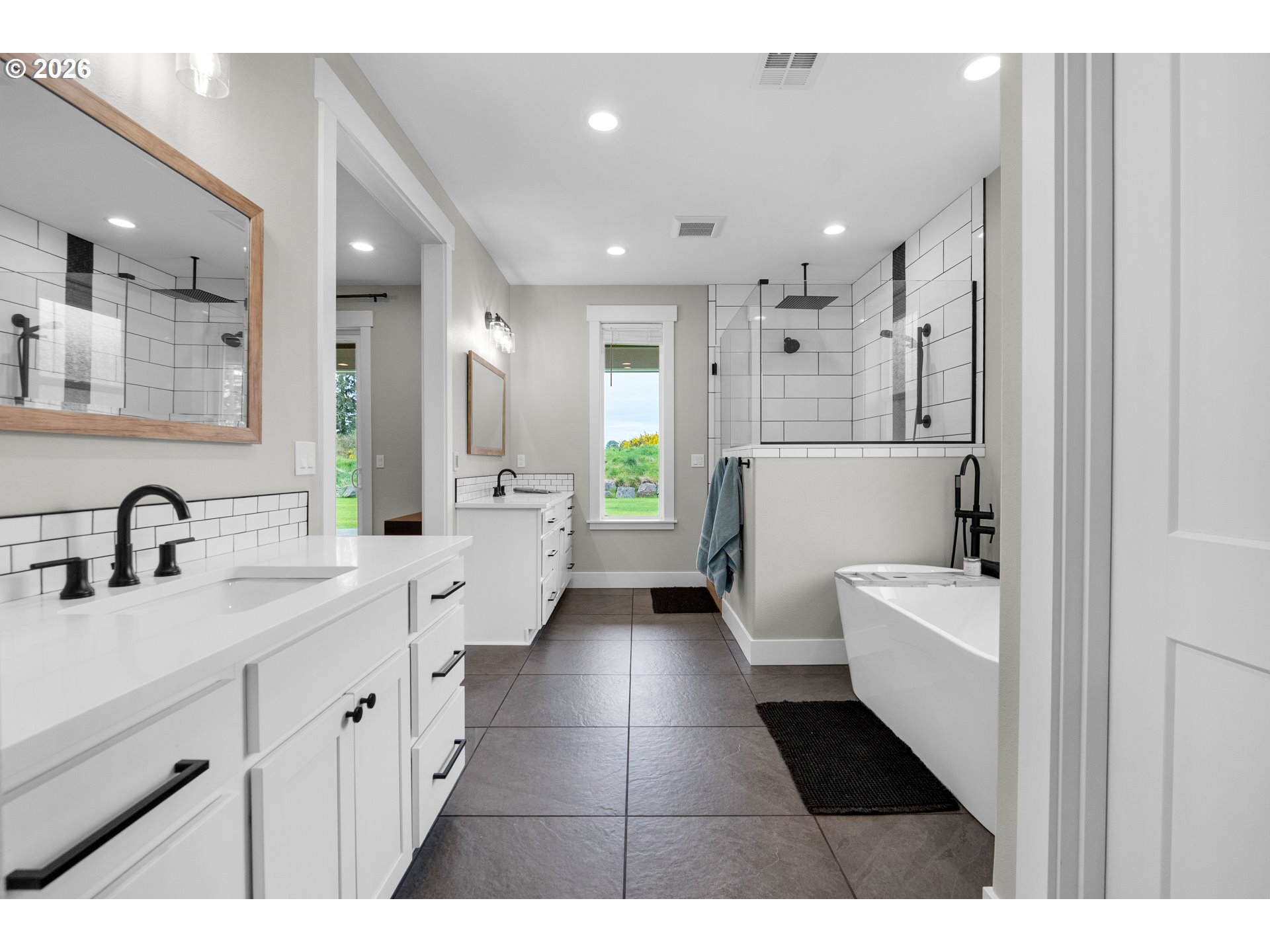 89120 Arrowhead Road Warrenton, OR 97146 - Photo 27 of 47 Bathroom, Attached