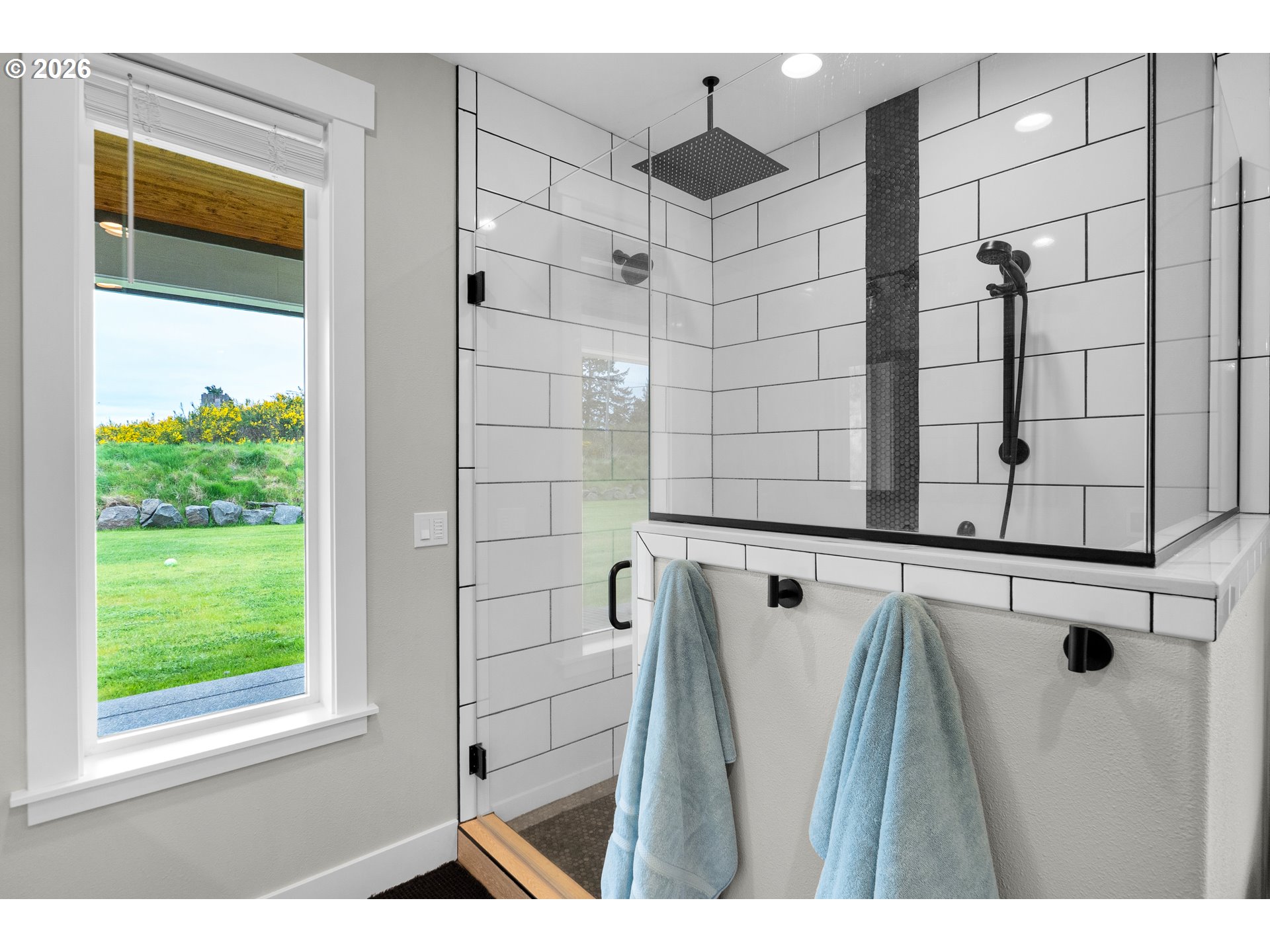89120 Arrowhead Road Warrenton, OR 97146 - Photo 29 of 47 Bathroom, Attached