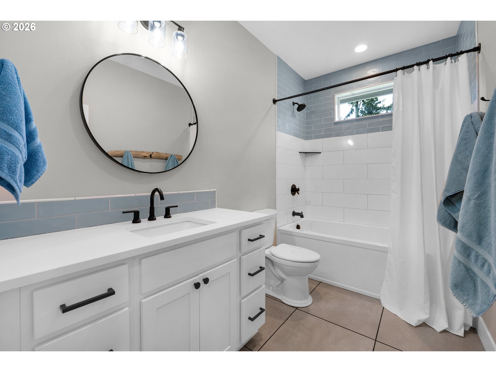 89120 Arrowhead Road Warrenton, OR 97146 - Photo 39 of 47 Bathroom