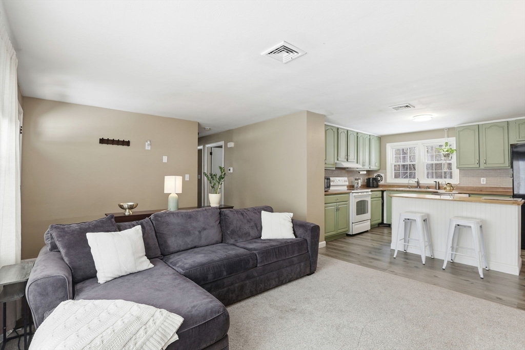 68 Michael Road Raynham, MA 02767 - Photo 8 of 31 Gallery Image 8
