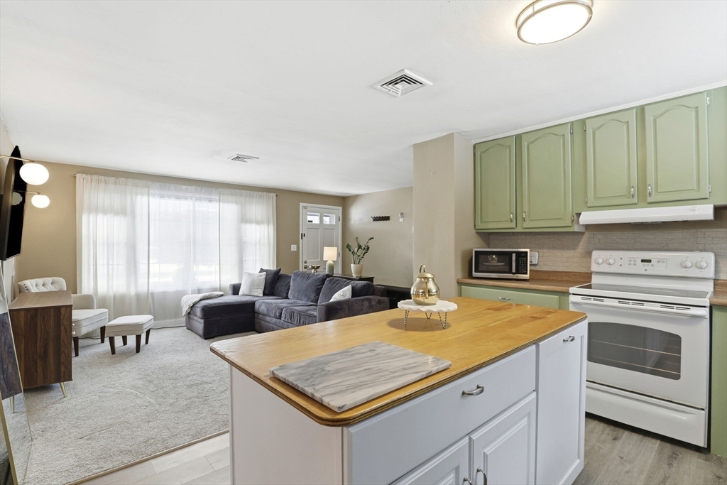 68 Michael Road Raynham, MA 02767 - Photo 10 of 31 Gallery Image 10