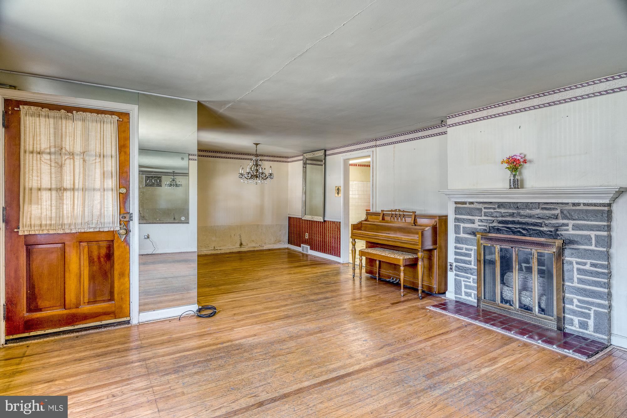 9531 Rising Sun Avenue Philadelphia, PA 19115 - Photo 4 of 26 Gallery Image 4