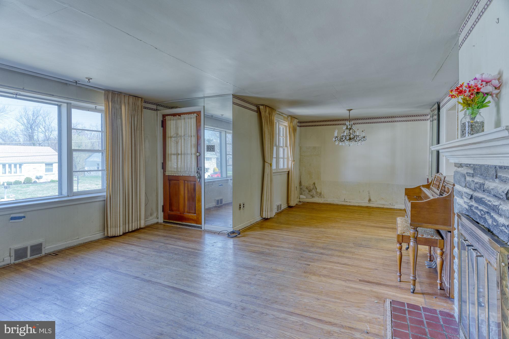9531 Rising Sun Avenue Philadelphia, PA 19115 - Photo 5 of 26 Gallery Image 5