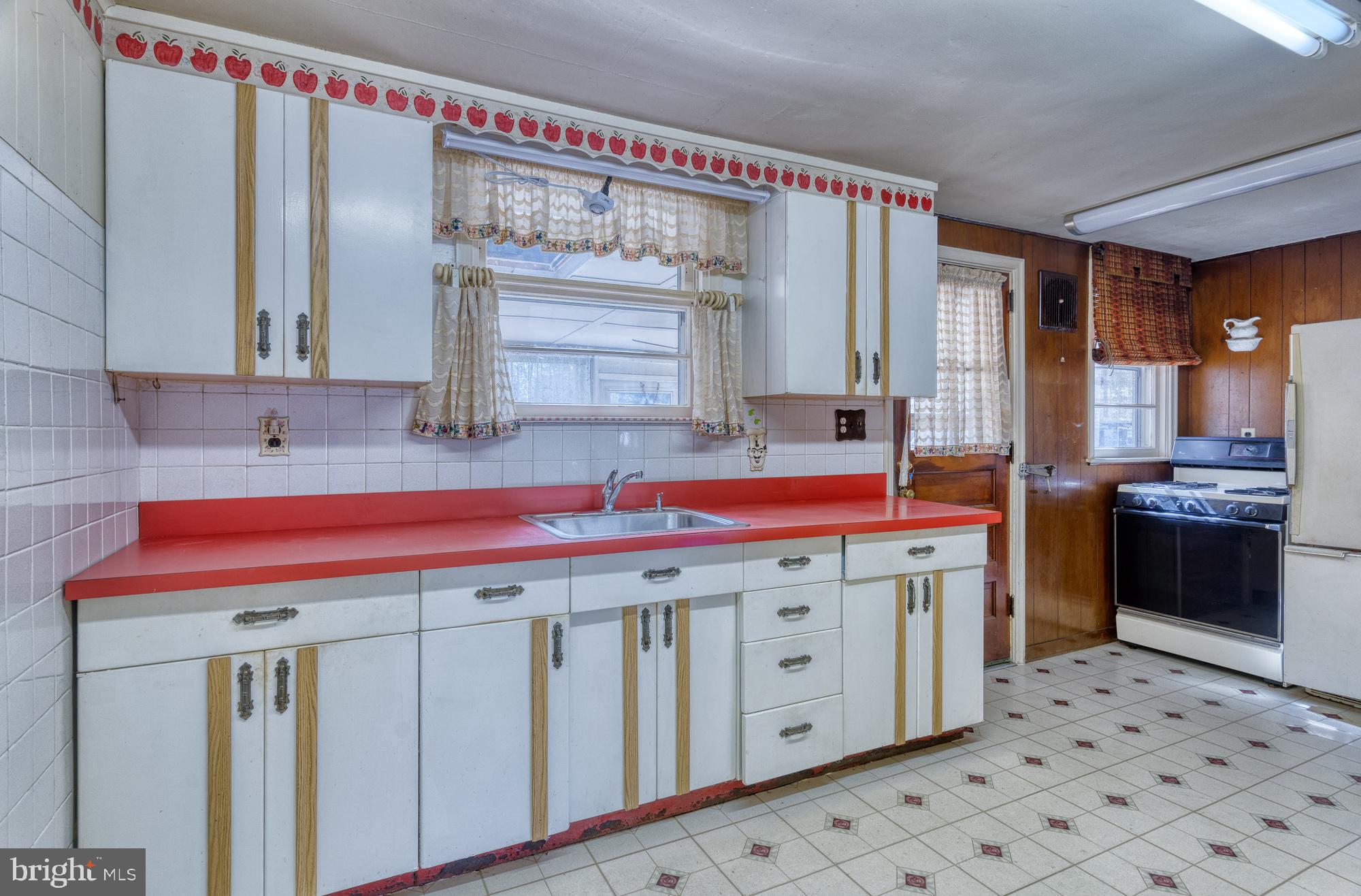 9531 Rising Sun Avenue Philadelphia, PA 19115 - Photo 6 of 26 Gallery Image 6