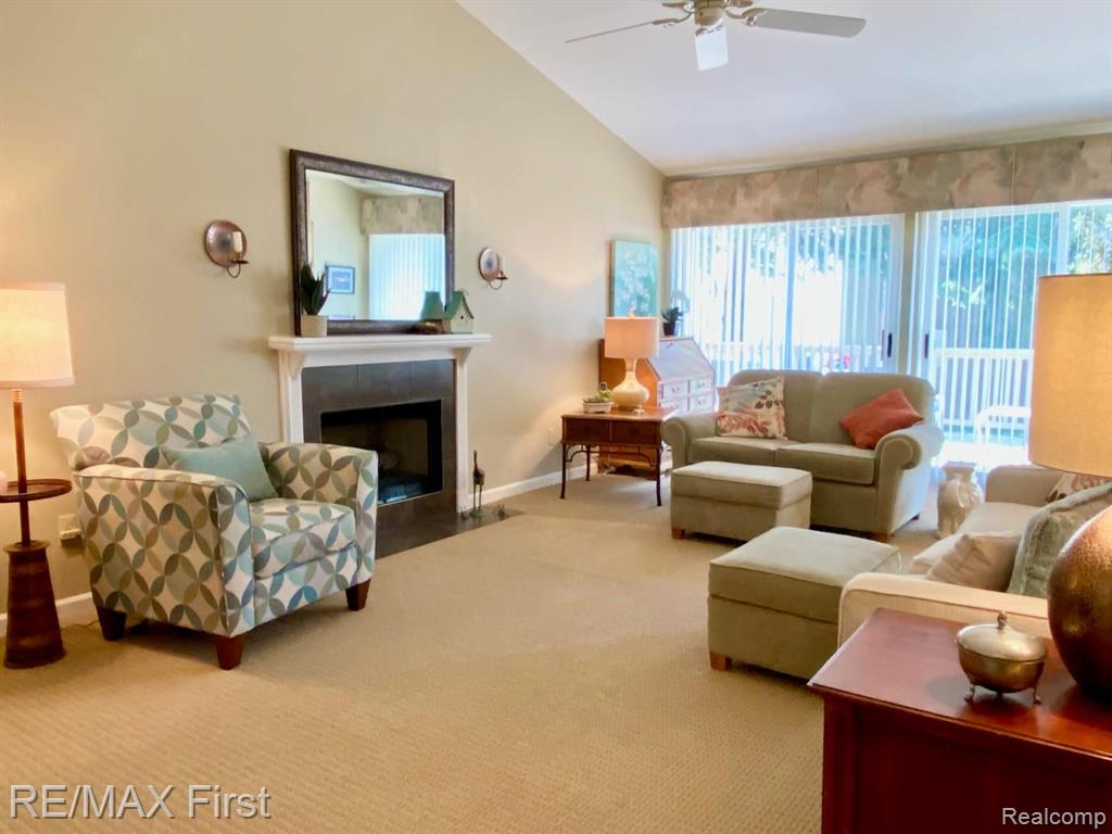 573 Tennyson Rochester Hills, MI 48307 - Photo 7 of 40