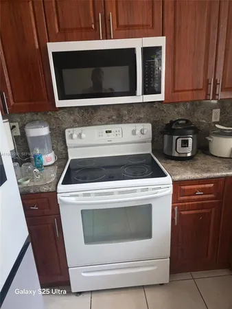 $3,000 | 6980 Northwest 177th Street, Unit L102, Hialeah, FL 33015