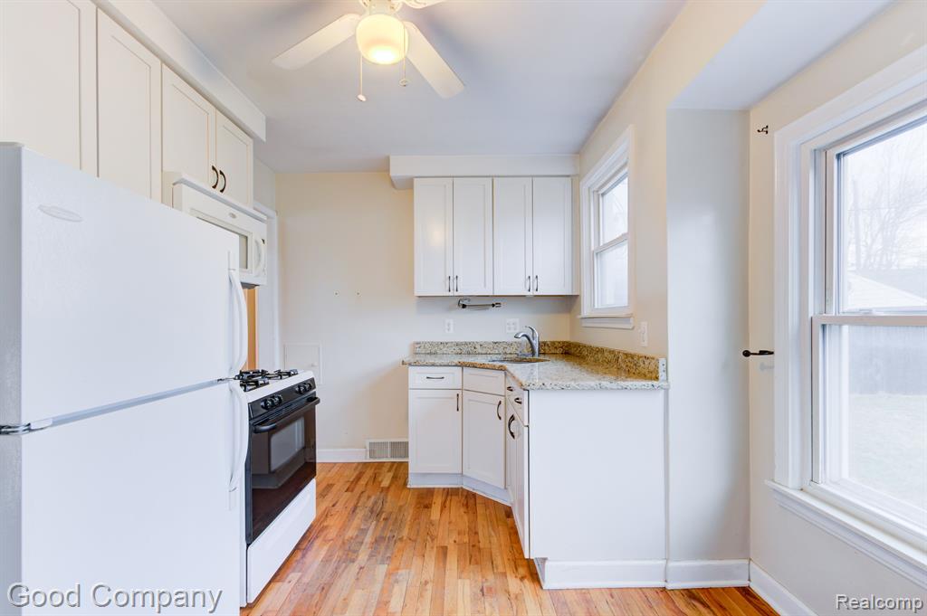 201 East Webster Road Royal Oak, MI 48073 - Photo 12 of 39