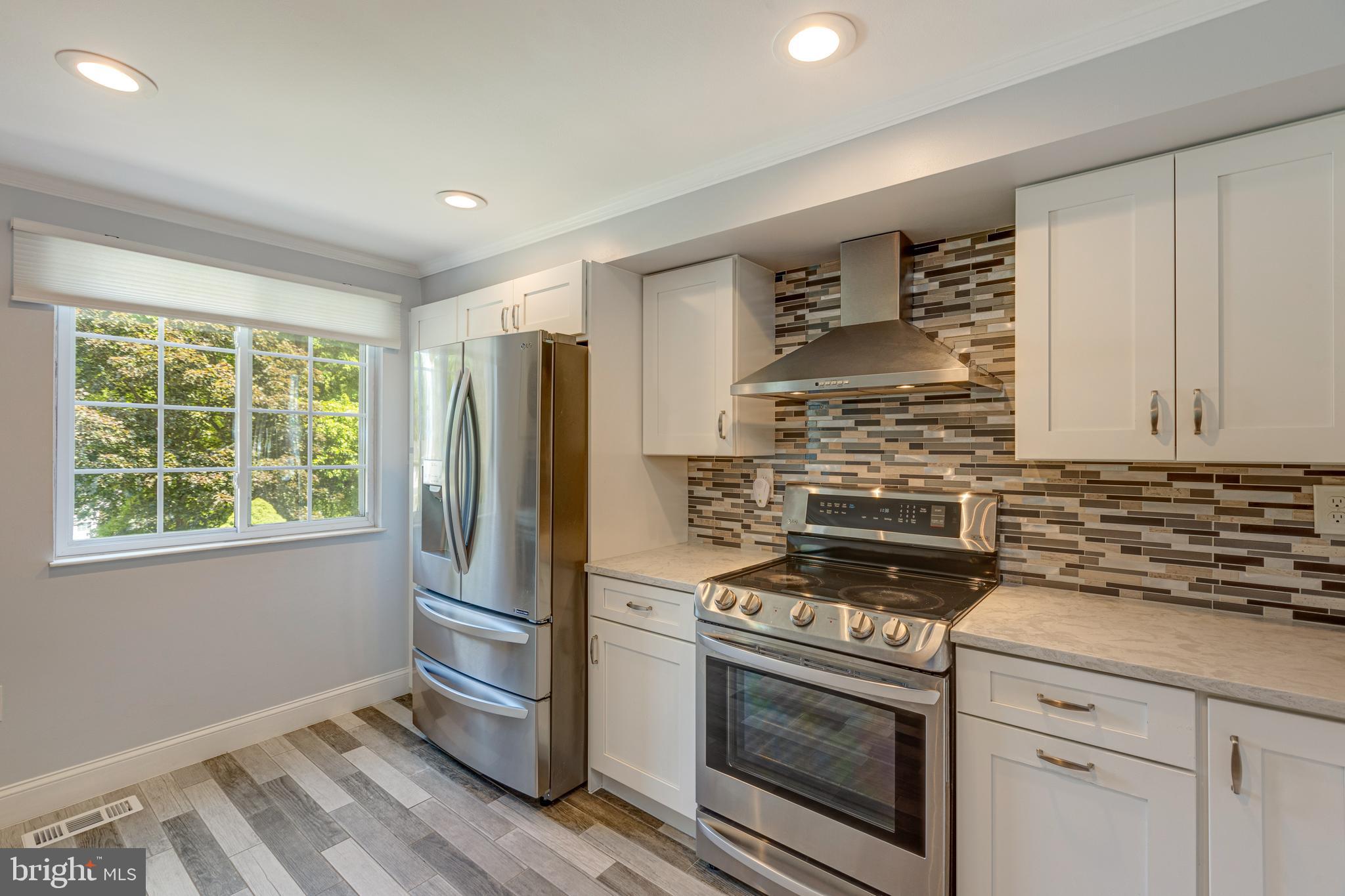 5835 Canvasback Road Burke, VA 22015 - Photo 18 of 45 Window w/Backyard View