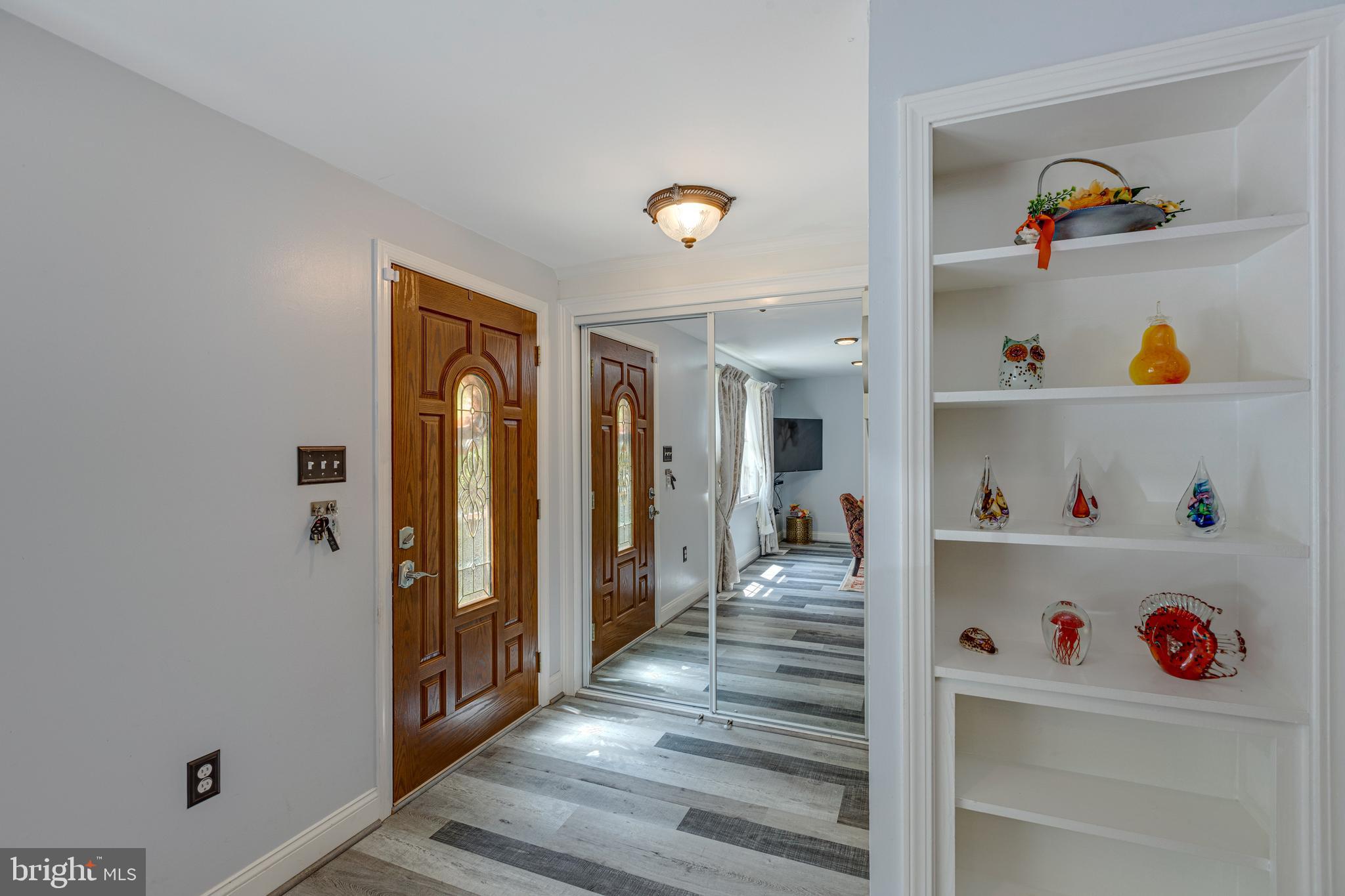 5835 Canvasback Road Burke, VA 22015 - Photo 4 of 45 Foyer