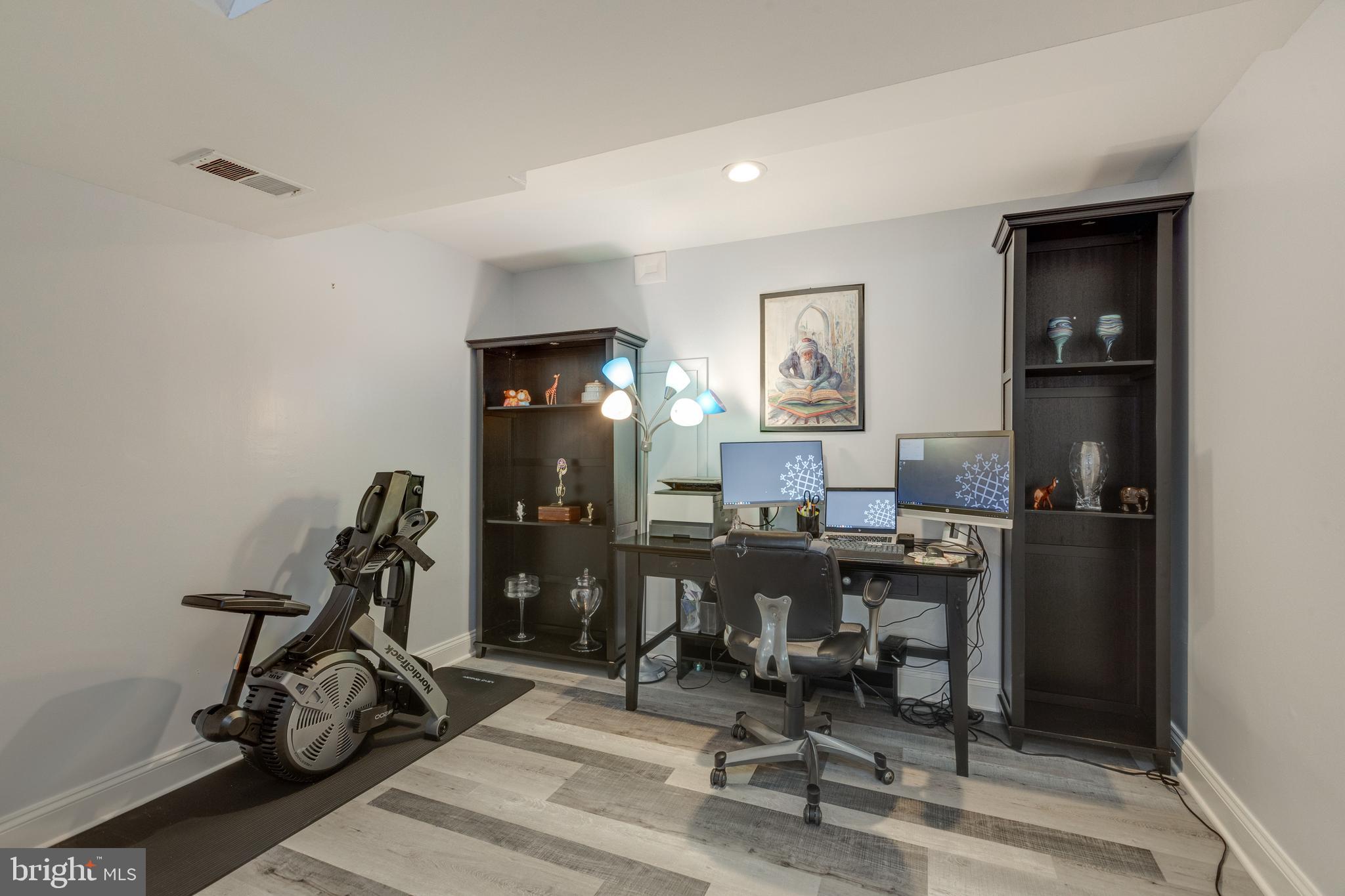 5835 Canvasback Road Burke, VA 22015 - Photo 36 of 45 Office