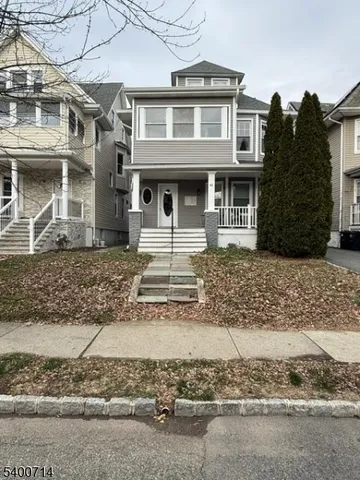 $2,700 | 42 North Willow Street, Unit 2, Montclair, NJ 07042