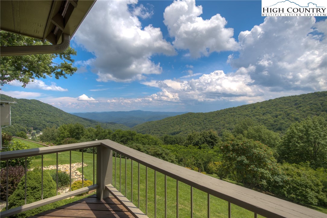 457 Skiview Road Seven Devils, NC 28604 - Photo 3 of 39 Gallery Image 3