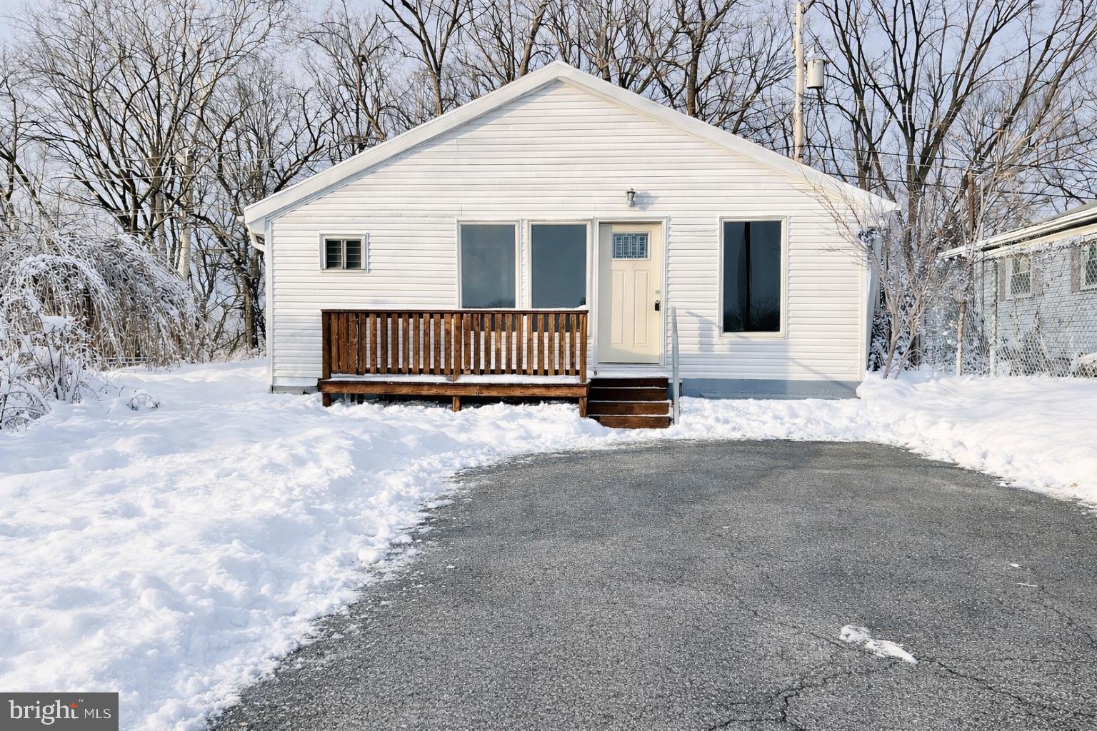 35 Berkley Park Road Reading, PA 19605 - Photo 2 of 40 Gallery Image 2