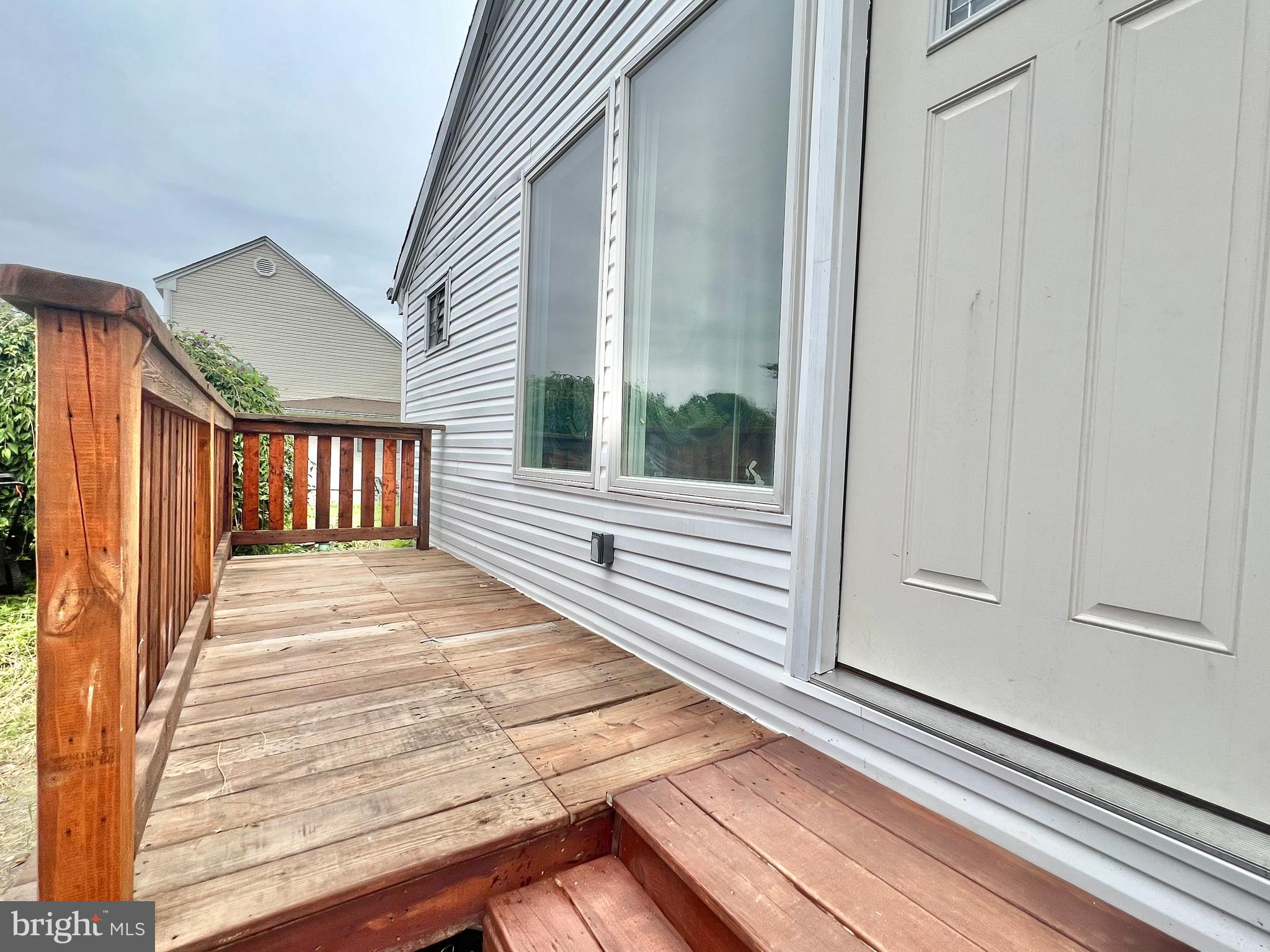 35 Berkley Park Road Reading, PA 19605 - Photo 4 of 40 front porch