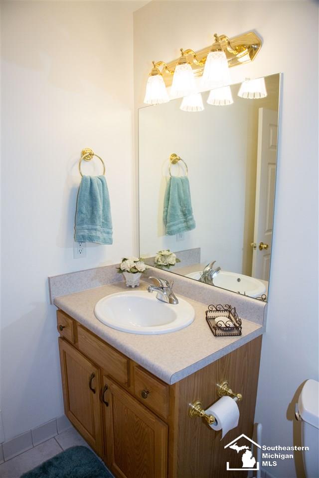 22471 Timber Ridge Court Trenton, MI 48183 - Photo 25 of 45 31395477-24.JPG