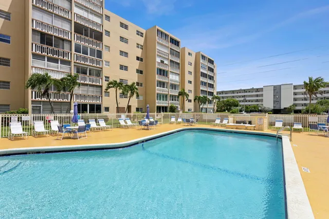 $249,000 | 500 Northeast 12th Avenue, Unit 701, Hallandale Beach, FL 33009