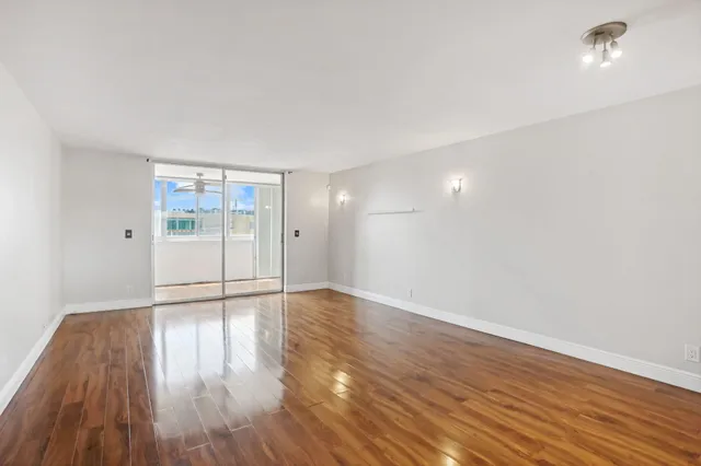 $249,000 | 500 Northeast 12th Avenue, Unit 701, Hallandale Beach, FL 33009