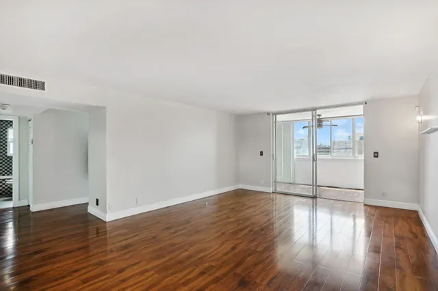 $249,000 | 500 Northeast 12th Avenue, Unit 701, Hallandale Beach, FL 33009