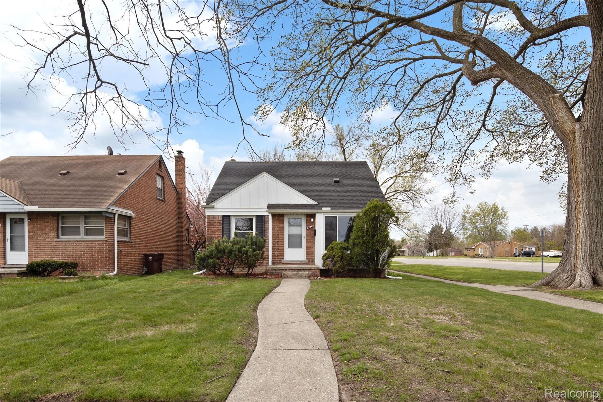 27367 Freda Street Inkster, MI 48141 - Photo 1 of 26 XA9A0029.jpg