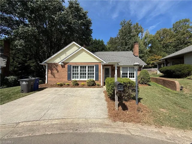 $1,725 | 815 Meadowstone Drive, Winston-Salem, NC 27104