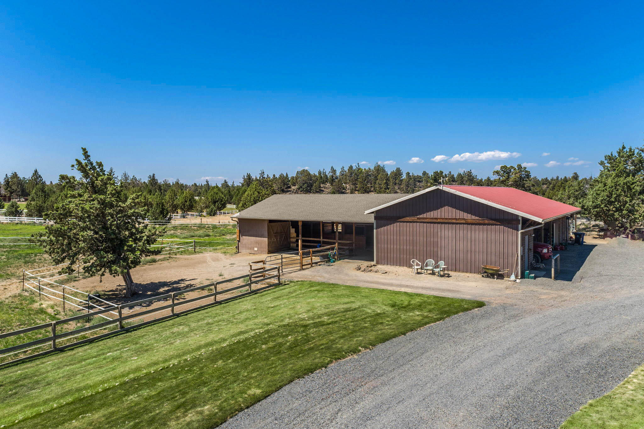 61785 Ten Barr Ranch Road Bend, OR 97701 - Photo 3 of 53 Barn