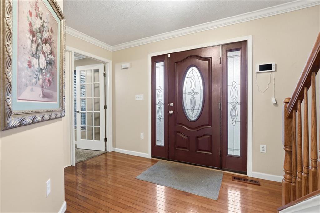 251 Field Club Circle McKees Rocks, PA 15136 - Photo 3 of 32